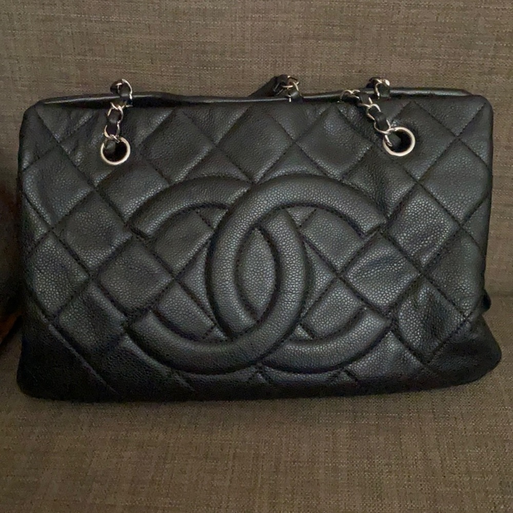 Chanel Grand Shopping Tote - Picture 3 of 17